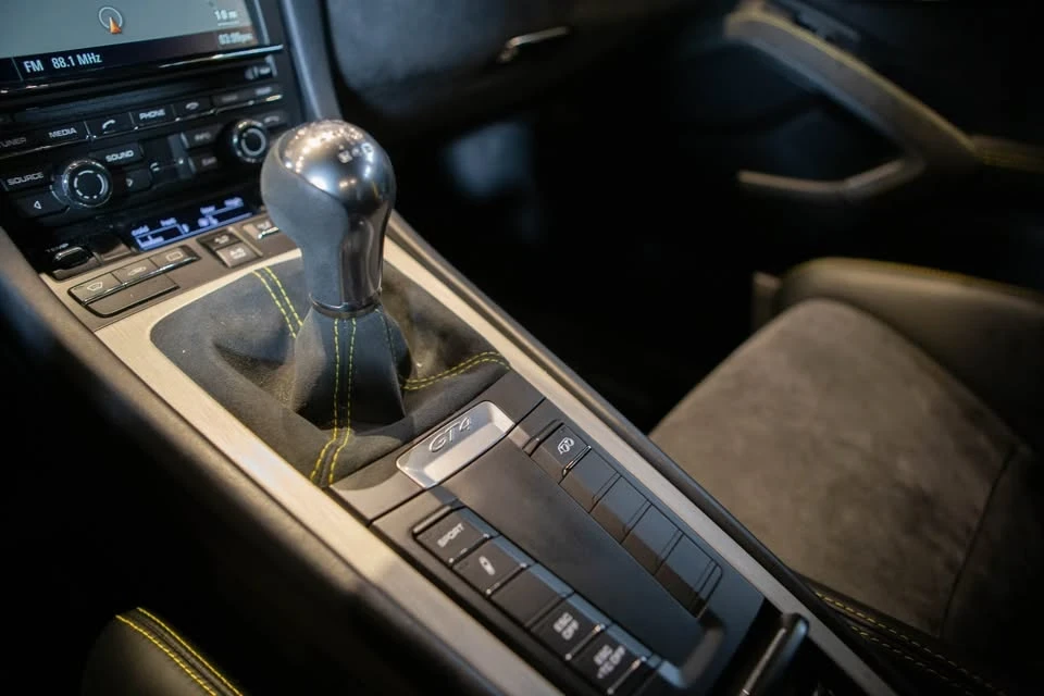 2016 Porsche 981 Cayman GT4 - Image 16 of 20