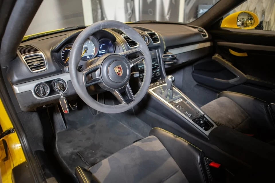 2016 Porsche 981 Cayman GT4 - Image 9 of 20