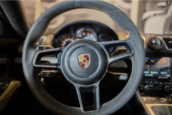 2016 Porsche 981 Cayman GT4 - Image 9 of 15