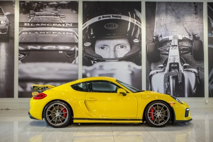 2016 Porsche 981 Cayman GT4 - Image 2 of 15