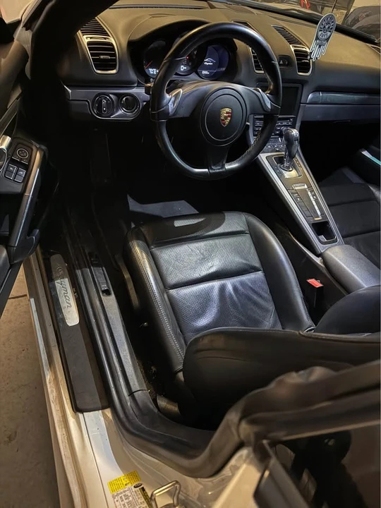 2016 Porsche 981 Cayman - Image 7 of 8