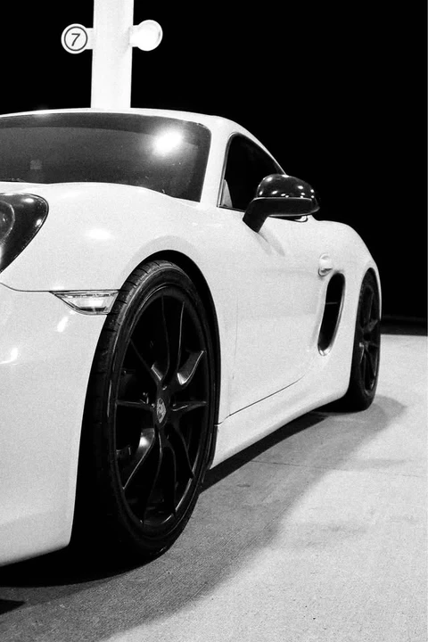 2016 Porsche 981 Cayman - Image 3 of 8