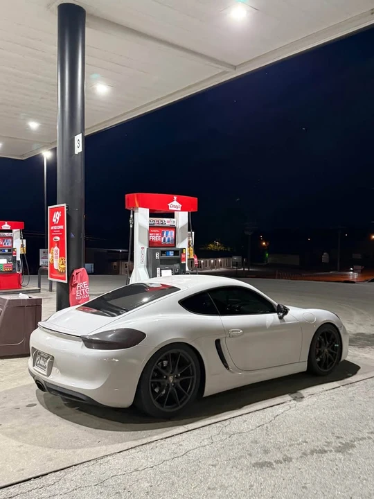 2016 Porsche 981 Cayman - Image 6 of 9