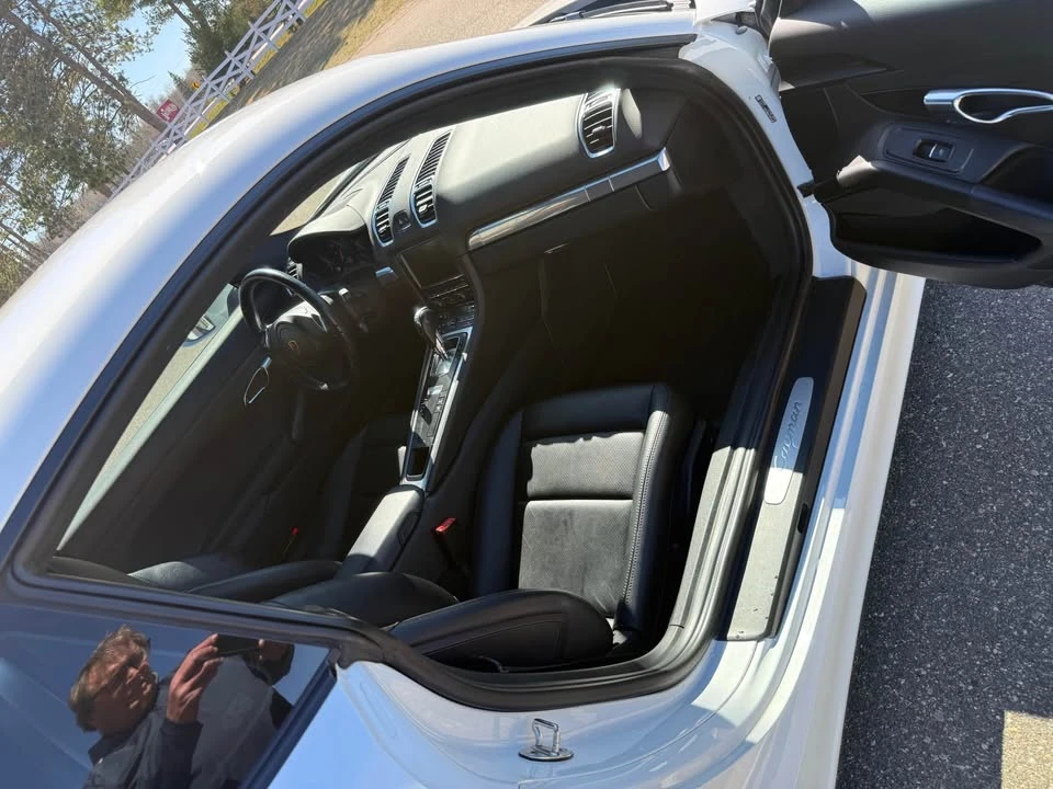 2016 Porsche 981 Cayman - Image 6 of 19