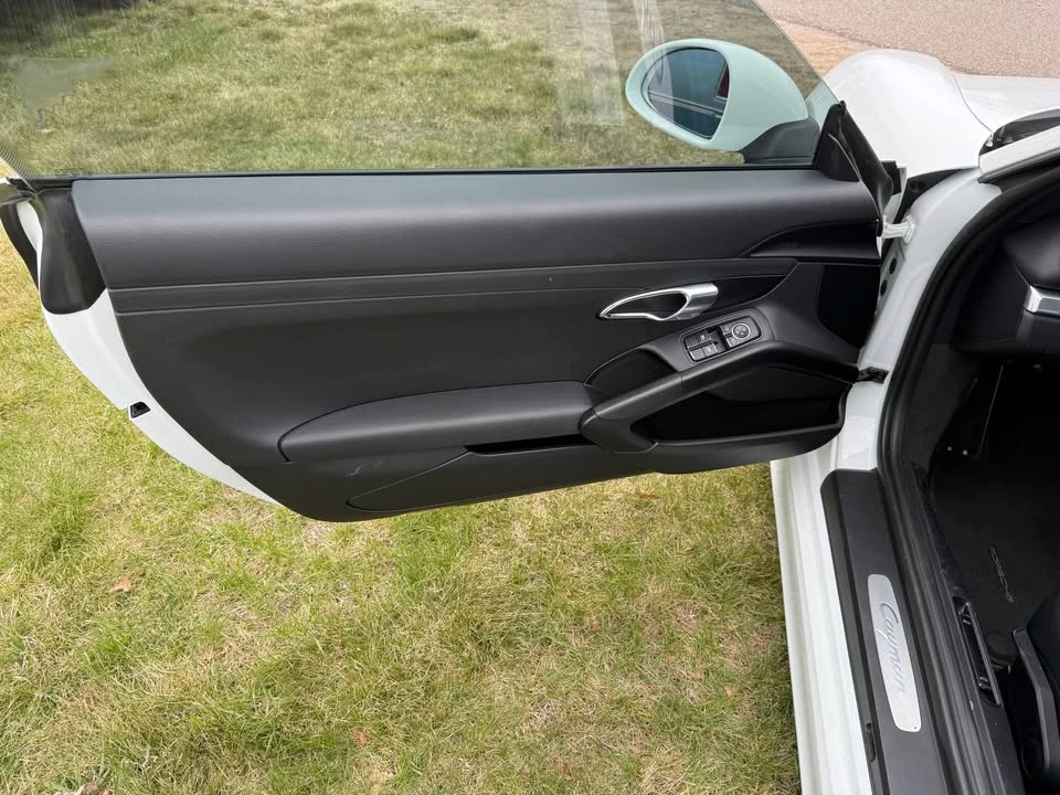 2016 Porsche 981 Cayman - Image 2 of 20