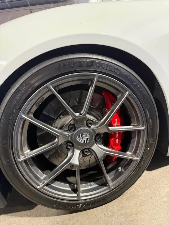 2016 Porsche 981 Cayman GT4 - Image 2 of 4