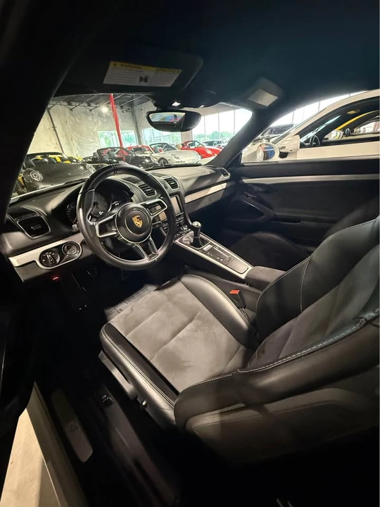 2016 Porsche 981 Cayman GT4 - Image 3 of 4