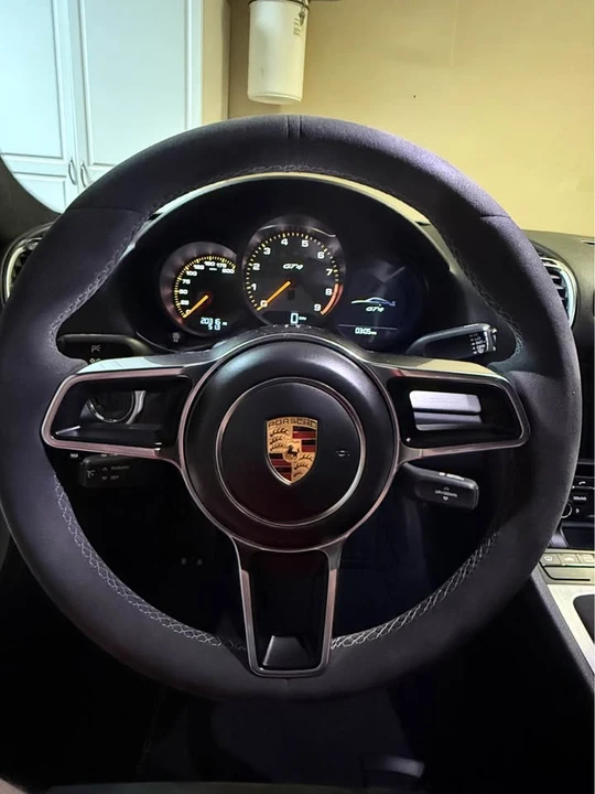 2016 Porsche 981 Cayman GT4 - Image 8 of 14