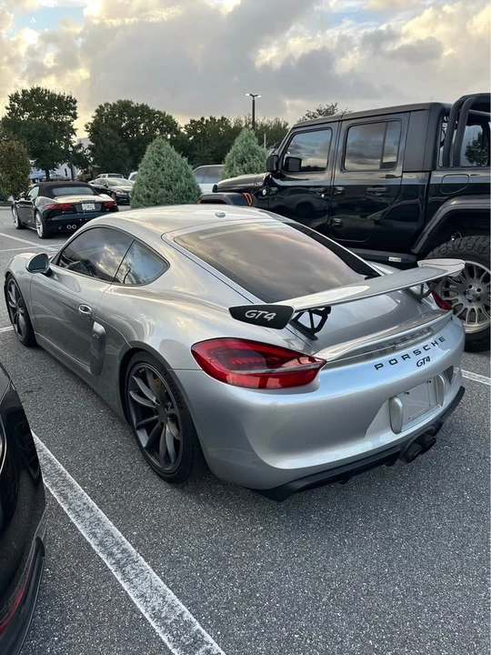 2016 Porsche 981 Cayman GT4 - Image 2 of 5