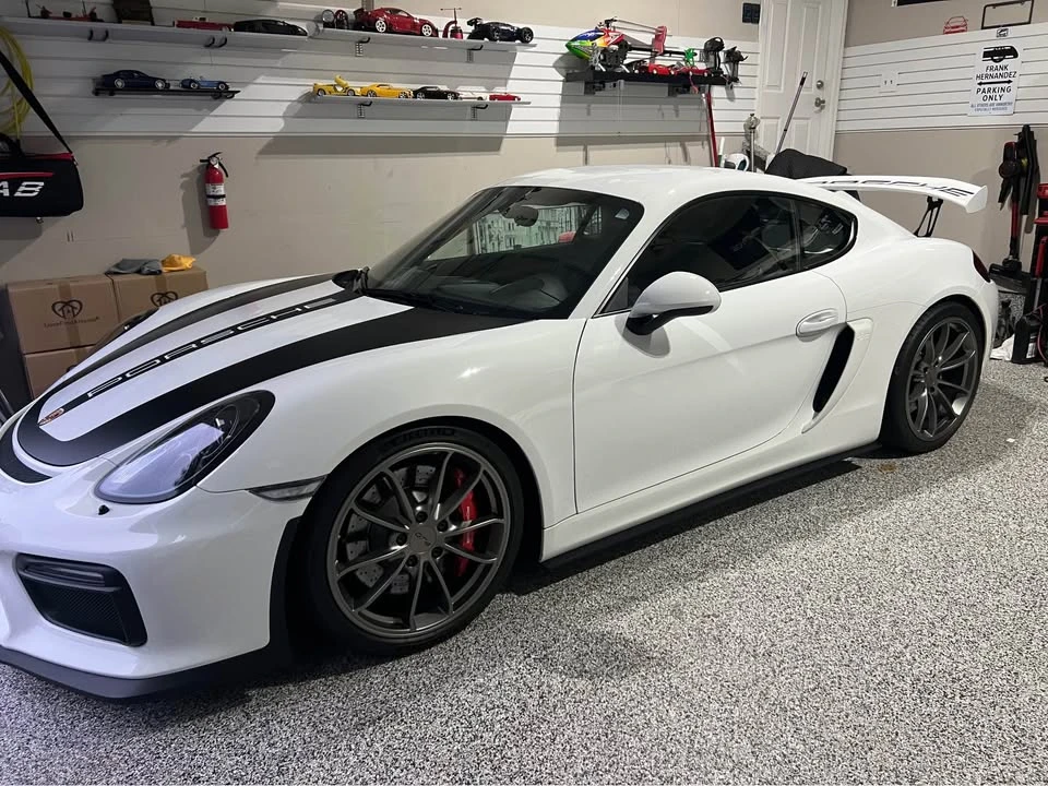 2016 Porsche 981 Cayman GT4 - Image 2 of 14
