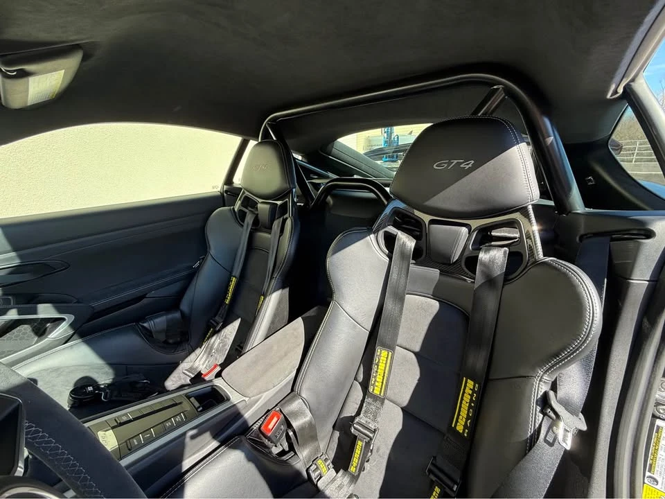 2016 Porsche 981 Cayman GT4 - Image 2 of 9