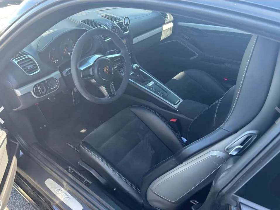 2016 Porsche 981 Cayman GT4 - Image 5 of 5