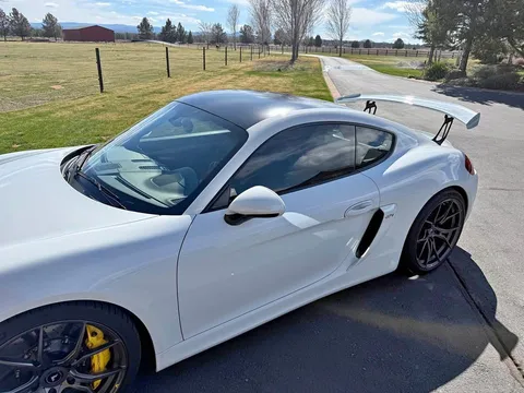 2016 Porsche Cayman GT4 Coupe