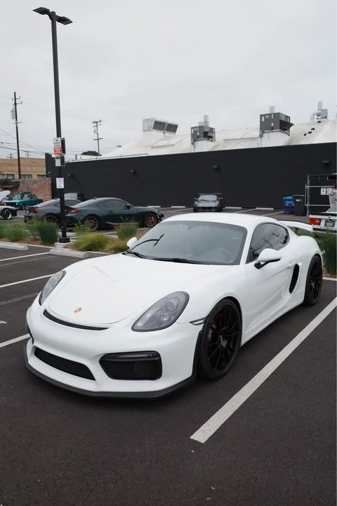 2016 Porsche 981 Cayman GT4 - Image 2 of 14