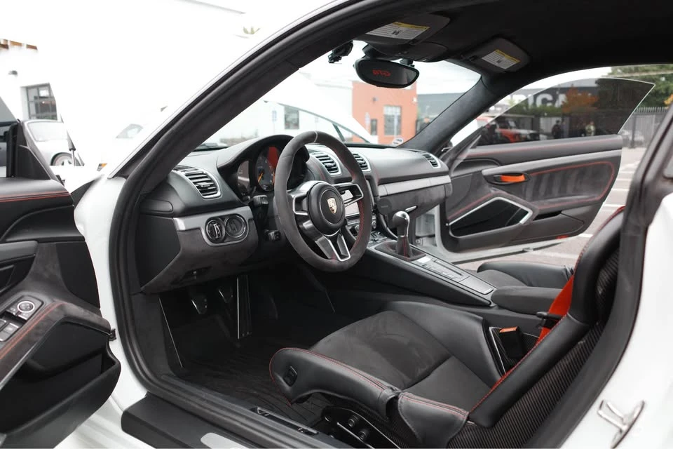 2016 Porsche 981 Cayman GT4 - Image 9 of 14