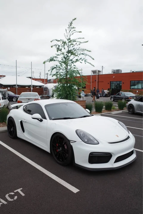 2016 Porsche 981 Cayman GT4 - Image 8 of 14