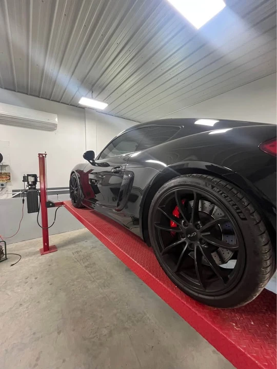 2016 Porsche 981 Cayman GT4 - Image 2 of 5