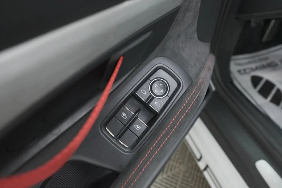 2016 Porsche 981 Cayman GT4 - Image 8 of 20