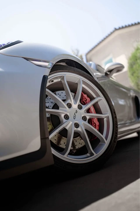 2016 Porsche 981 Cayman GT4 - Image 2 of 18