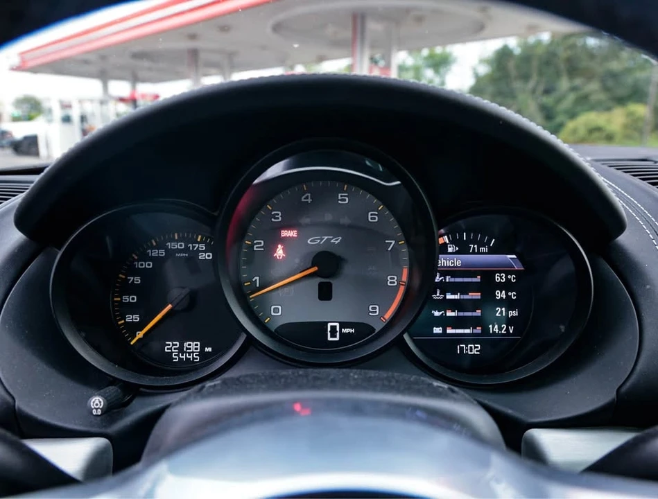 2016 Porsche 981 Cayman GT4 - Image 9 of 9