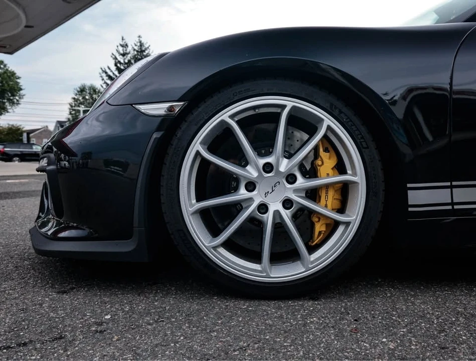 2016 Porsche 981 Cayman GT4 - Image 3 of 9