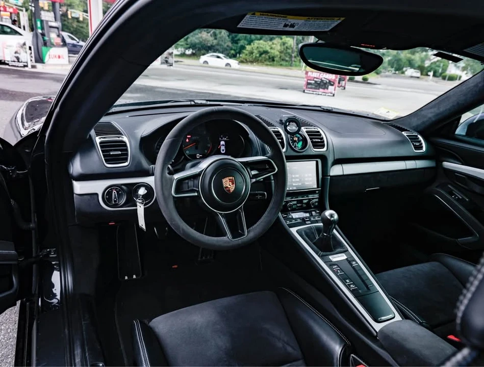 2016 Porsche 981 Cayman GT4 - Image 5 of 9
