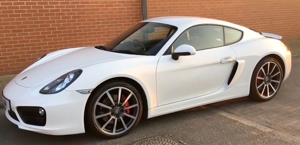 2016 Porsche 981 Cayman - Image 11 of 12