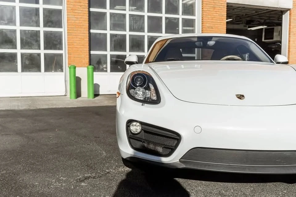 2016 Porsche 981 Cayman - Image 16 of 20