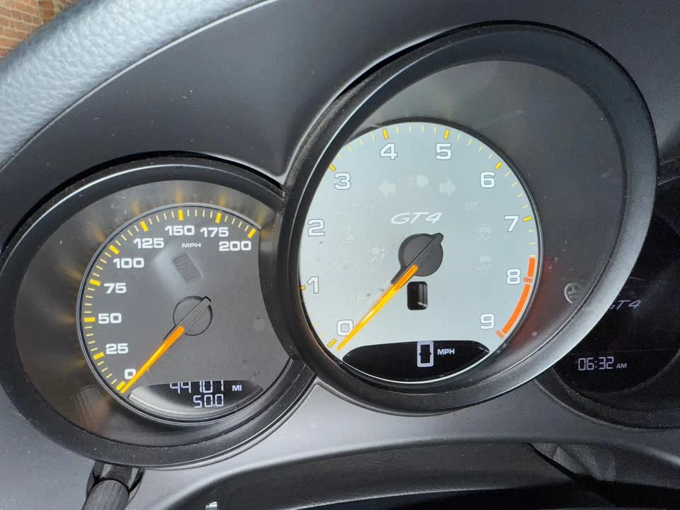 2016 Porsche 981 Cayman GT4 - Image 6 of 7