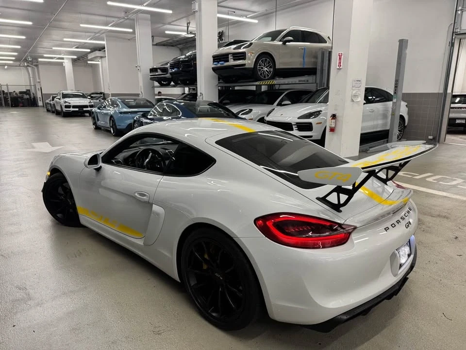2016 Porsche 981 Cayman GT4 - Image 7 of 9