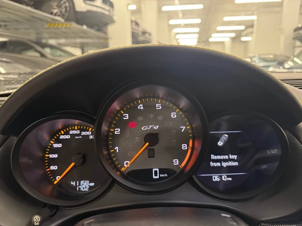 2016 Porsche 981 Cayman GT4 - Image 6 of 9
