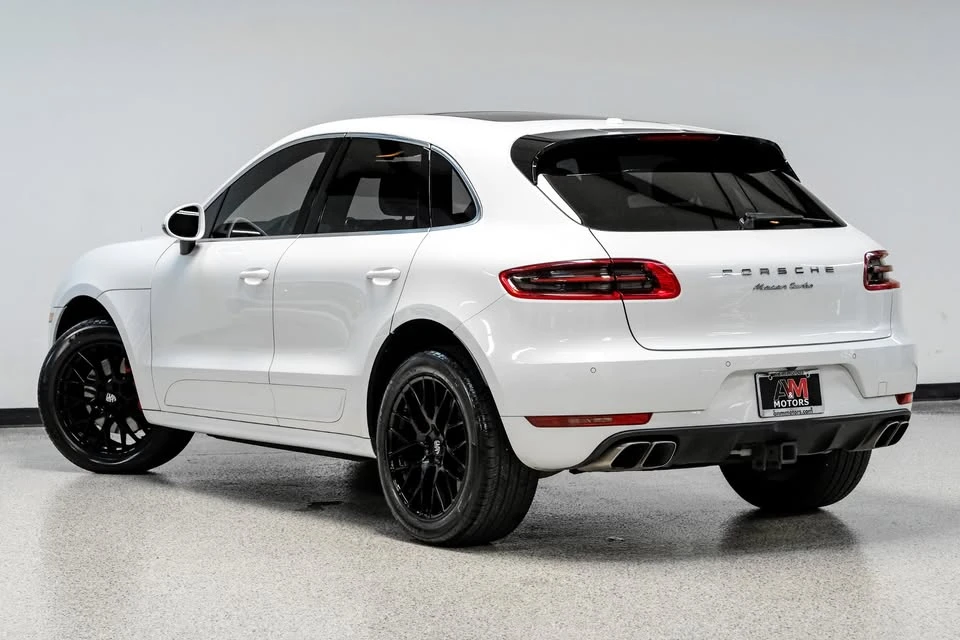 2016 Porsche Macan - Image 9 of 19