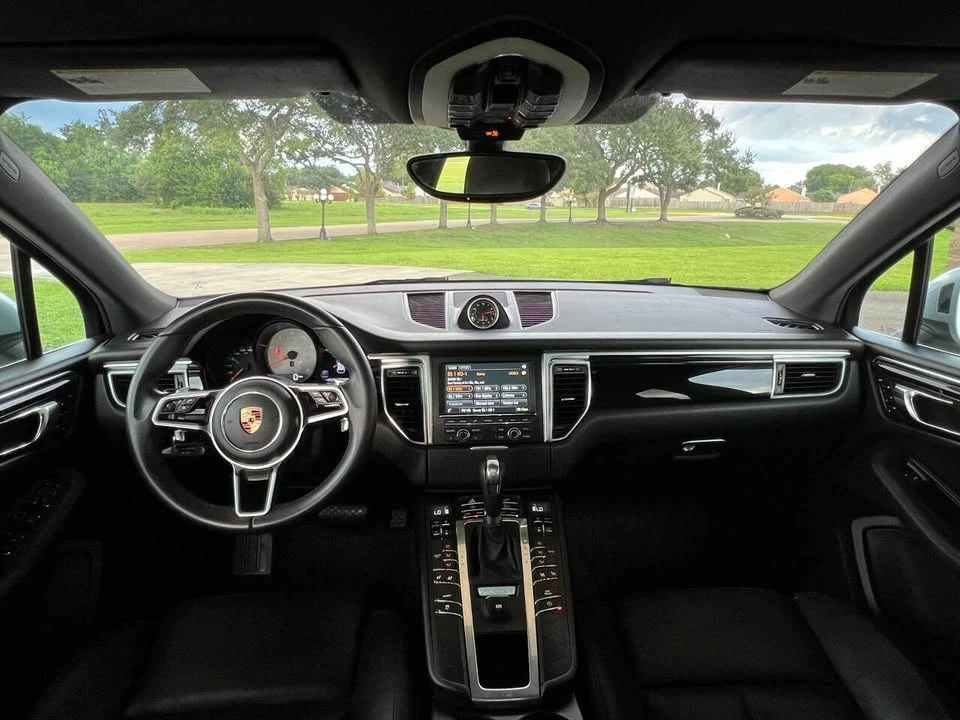 2016 Porsche Macan - Image 14 of 16