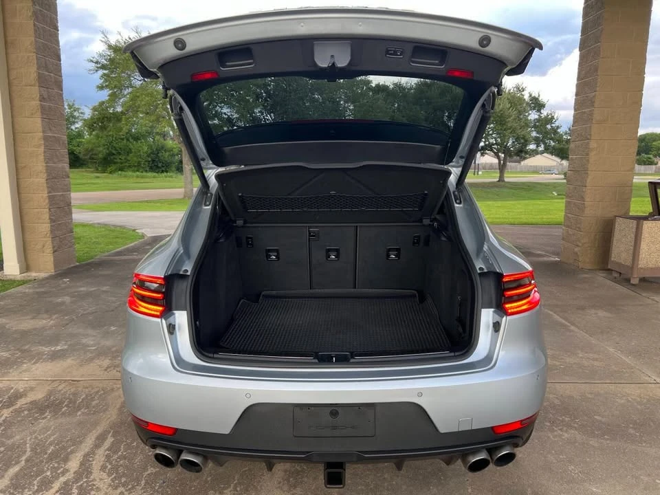 2016 Porsche Macan - Image 15 of 16