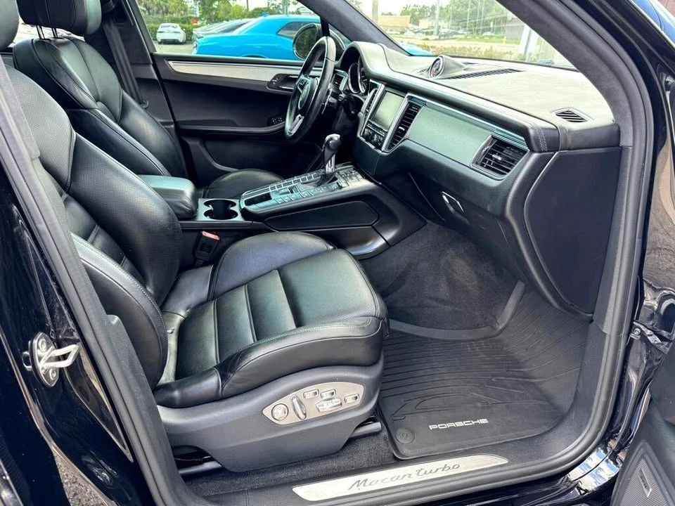 2016 Porsche Macan - Image 17 of 20