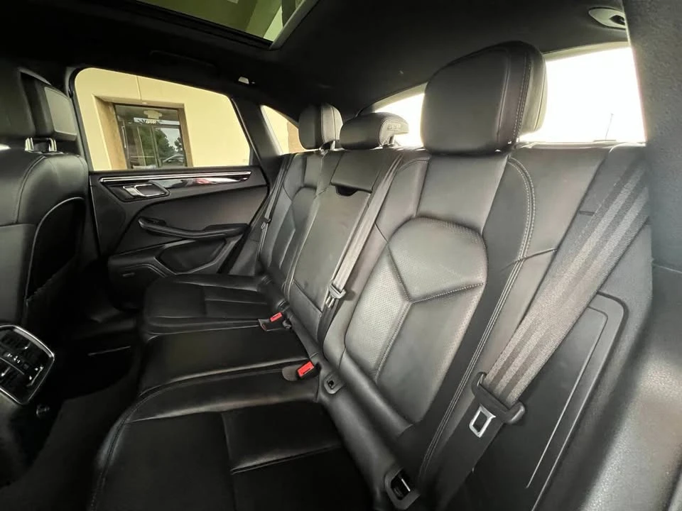 2016 Porsche Macan - Image 13 of 16