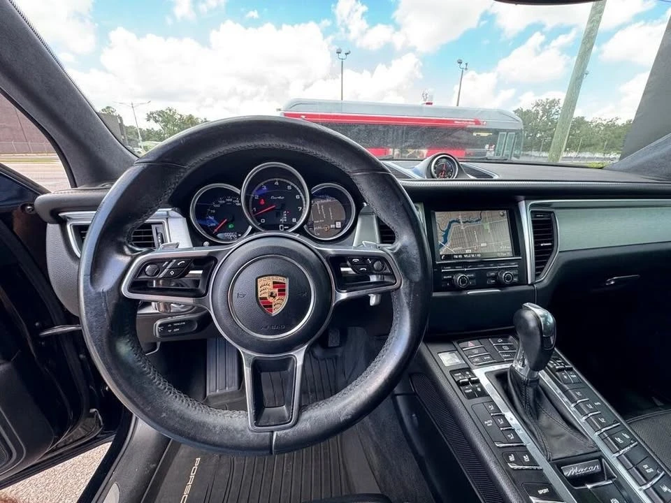 2016 Porsche Macan - Image 9 of 20