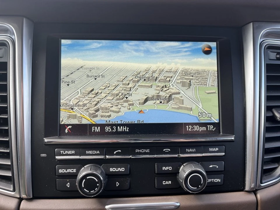 2016 Porsche Macan - Image 13 of 20