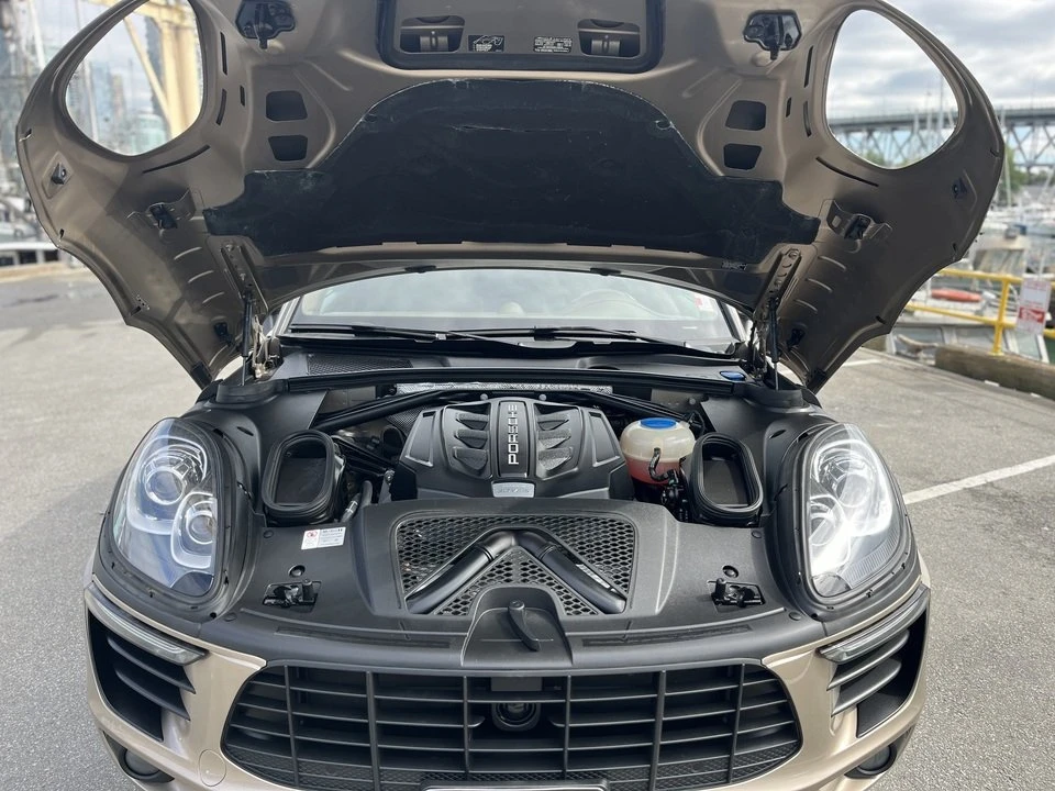2016 Porsche Macan - Image 19 of 20