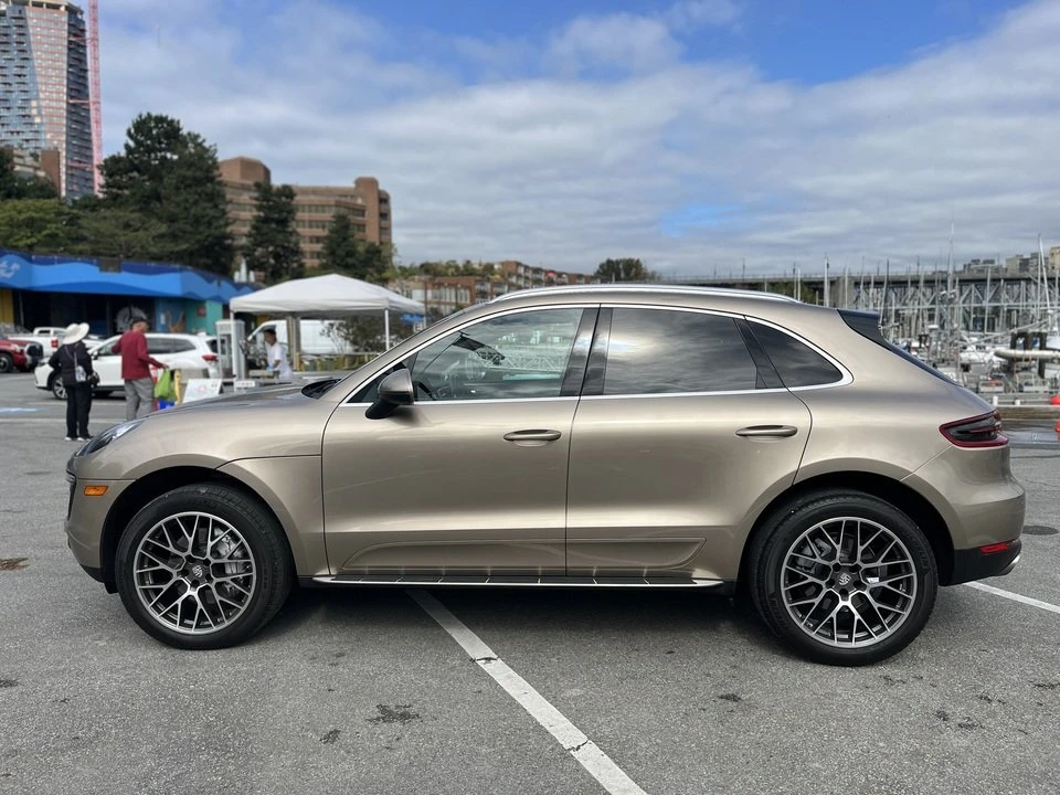 2016 Porsche Macan - Image 2 of 20