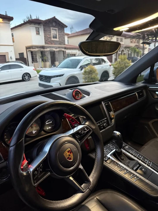2016 Porsche Macan - Image 2 of 13