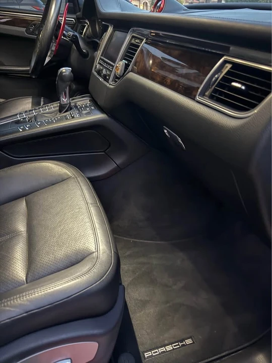 2016 Porsche Macan - Image 5 of 13