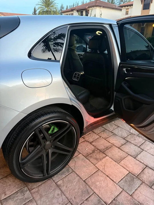 2016 Porsche Macan - Image 9 of 13