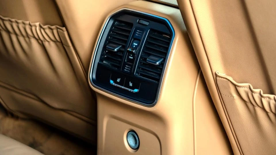 2016 Porsche Macan - Image 16 of 20