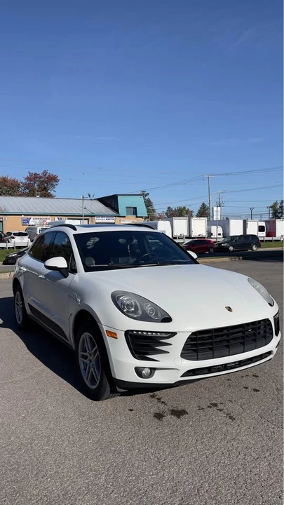 2016 Porsche Macan - Image 2 of 11
