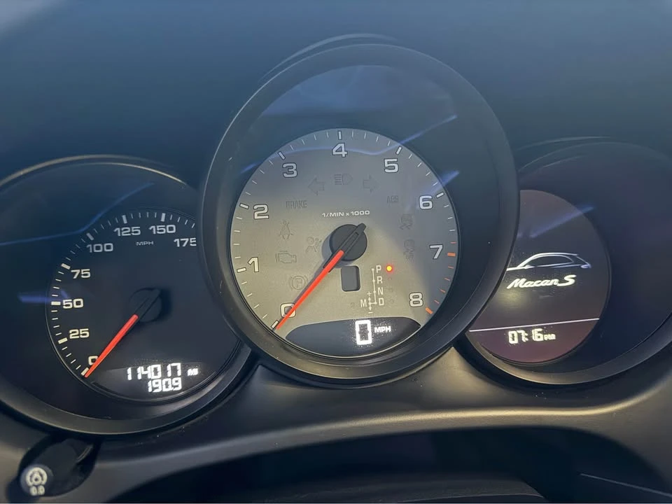 2016 Porsche Macan - Image 12 of 13