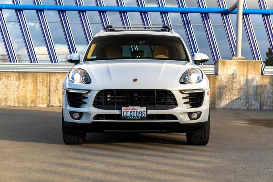 2016 Porsche Macan - Image 2 of 20