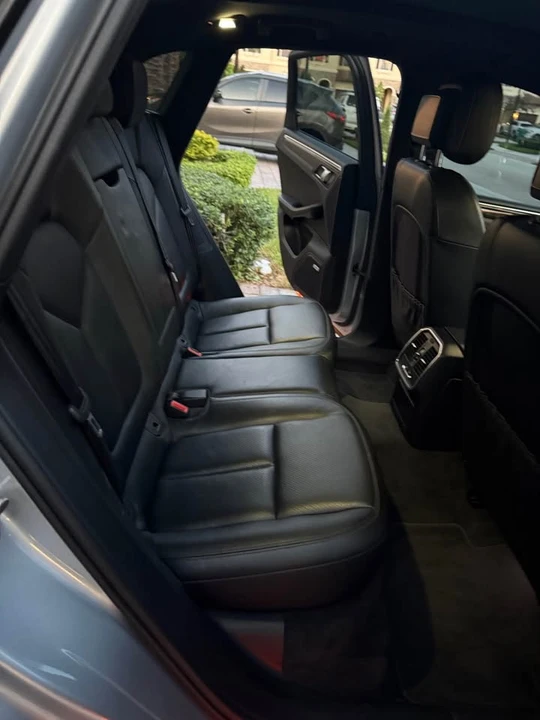 2016 Porsche Macan - Image 8 of 13