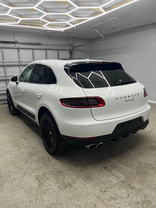 2016 Porsche Macan - Image 2 of 5