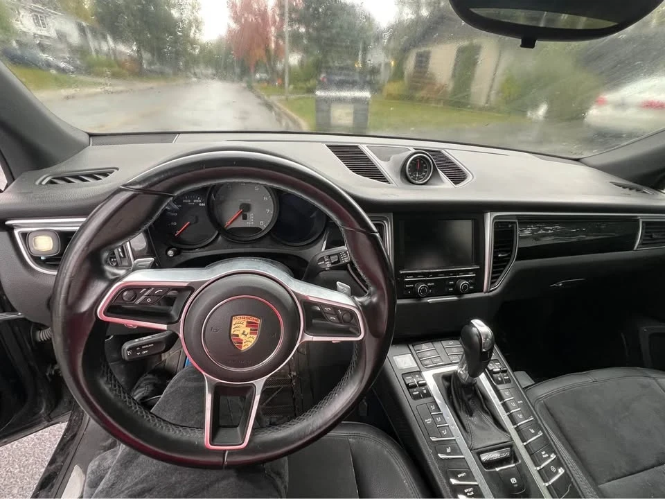 2016 Porsche Macan - Image 8 of 8